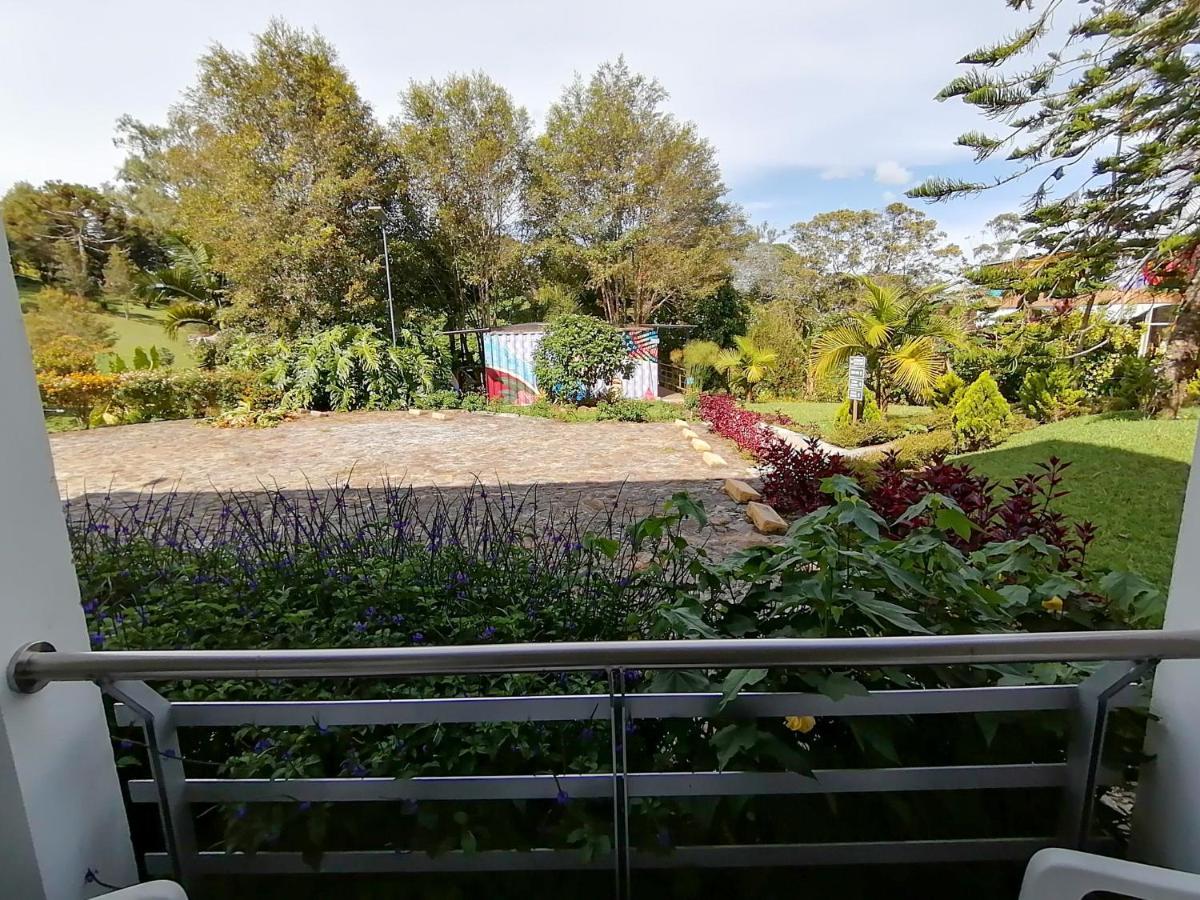 Hotel Hevilat Paraiso De Oriente Рионегро Экстерьер фото
